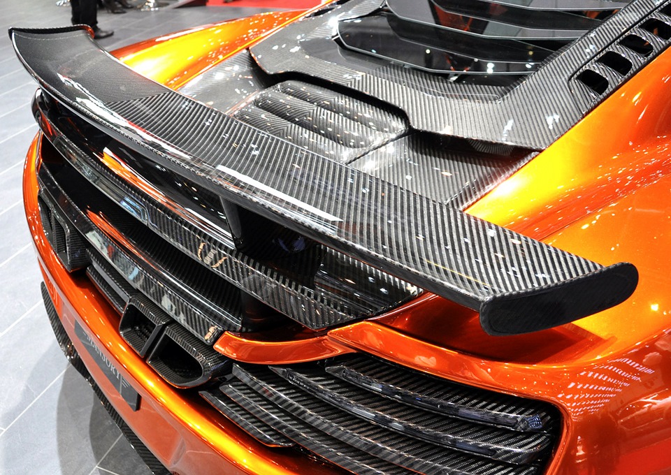 Карбоновые элементы в тюнинге: плюсы и минусы