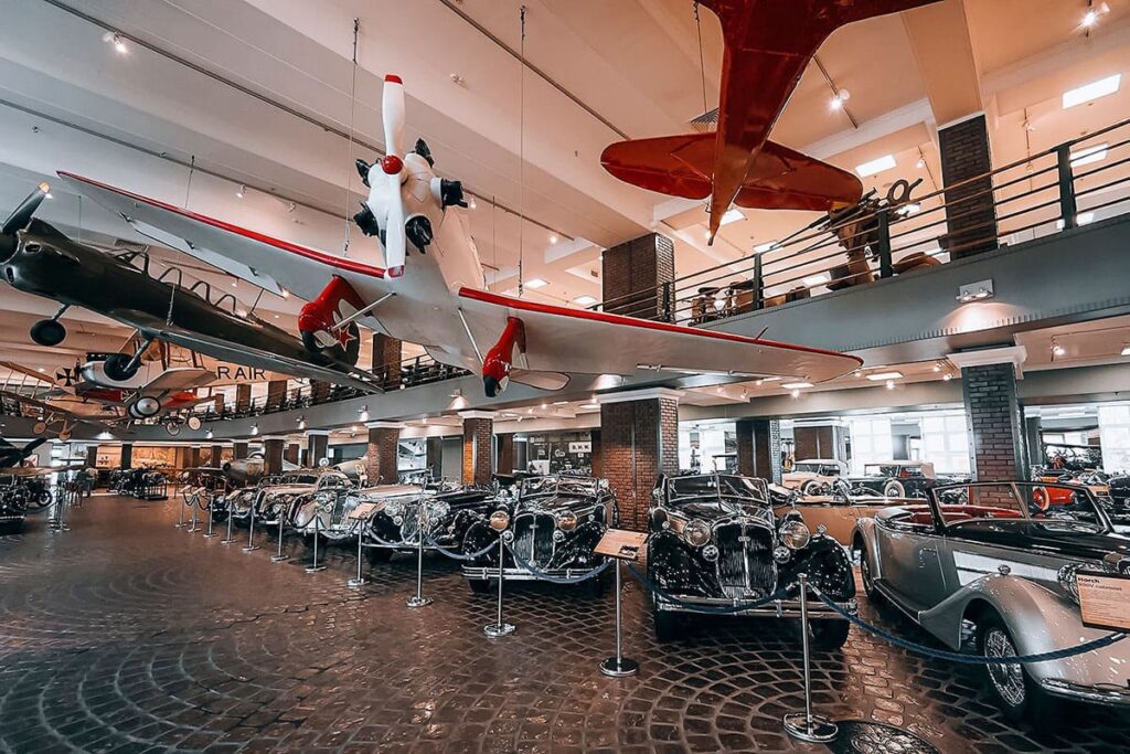 Легендарные автомобили СССР: где их можно увидеть?