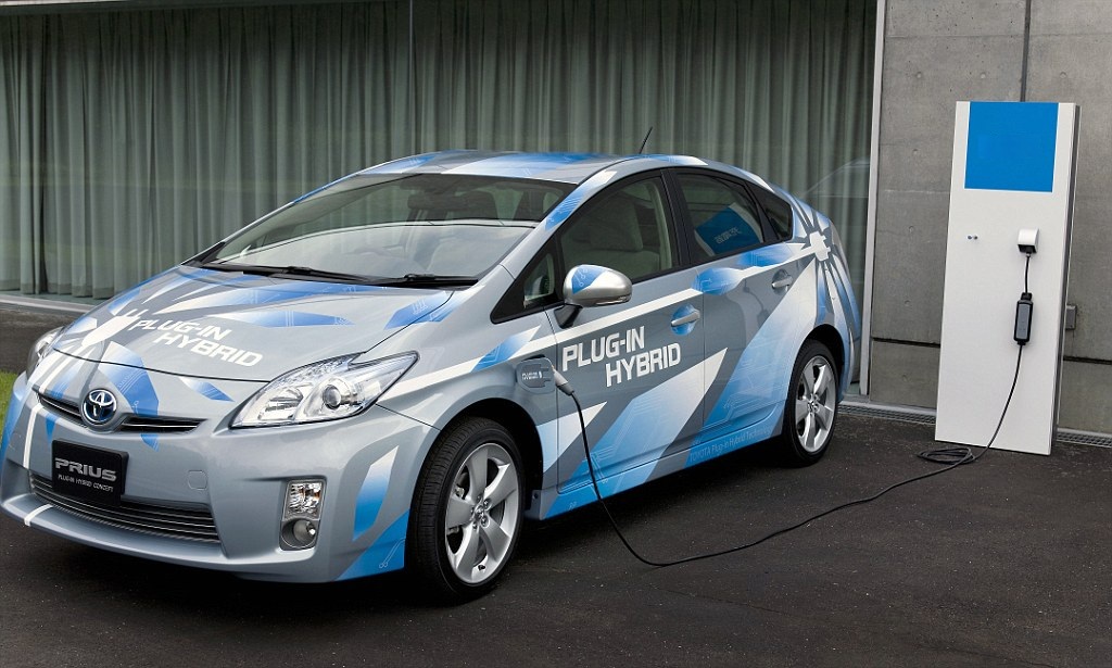 Лучшие СТО Москвы для ремонта гибридов: где чинят HV-батареи, инверторы и PHEV в 2025