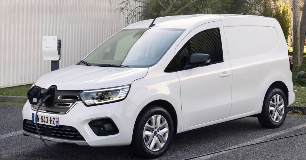 Лучшие фургоны для доставки: рейтинг 2025