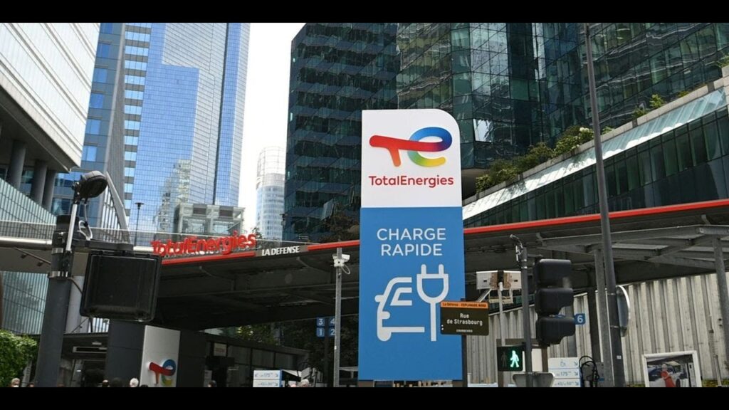 Зарядные станции на АЗС: обзор сетей