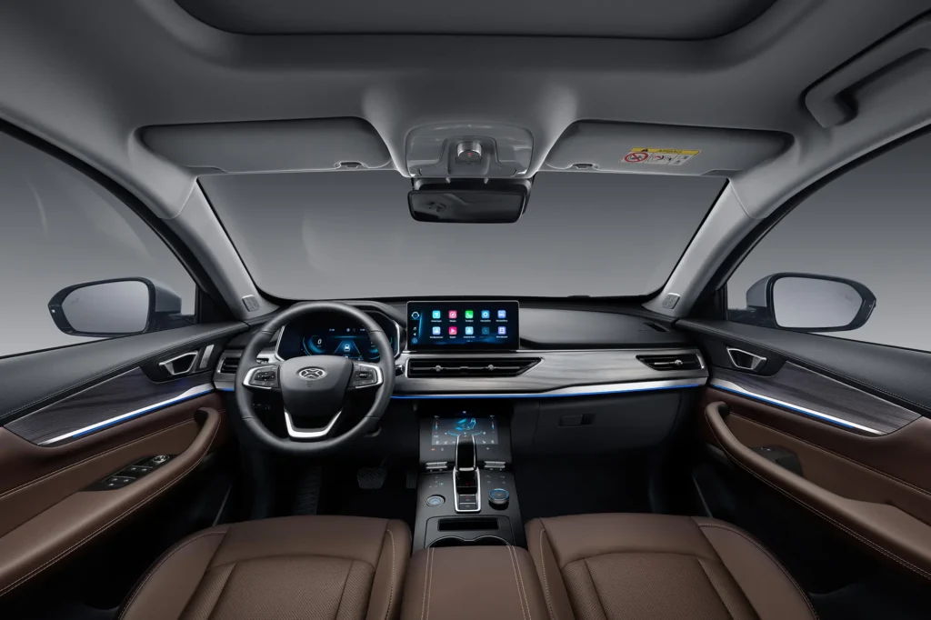 Xcite X-Cross 8: тестируем 7-местный кроссовер