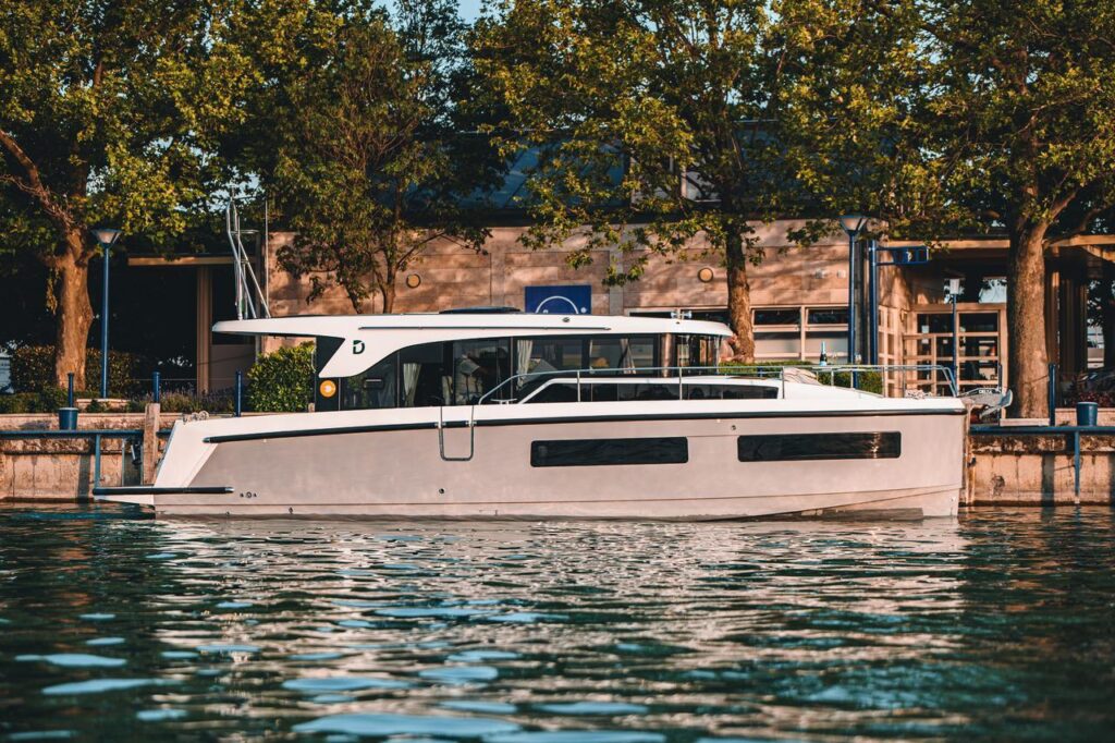 Зимняя консервация катера: советы профессионалов