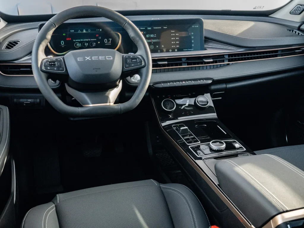 Omoda C5 или Exeed LX в 2025 году: что выбрать — комплектации, цены, ликвидность (подробное сравнение)