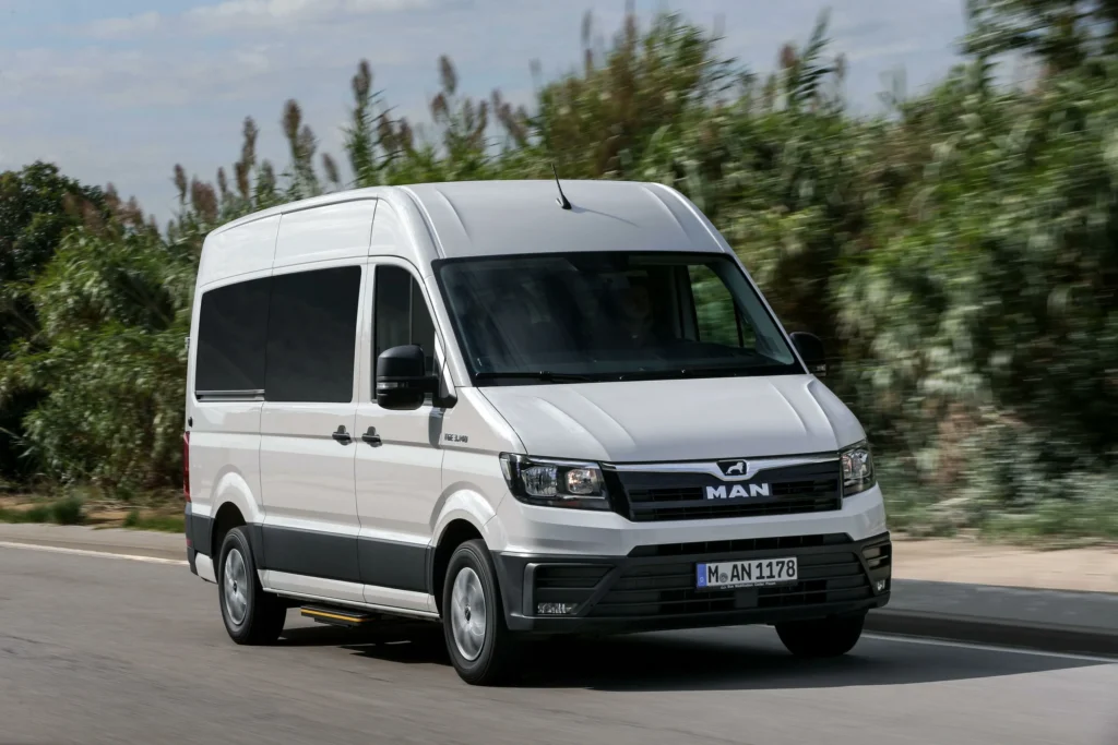 Новые правила перевозки детей в автобусах: что изменилось к 2025 году и как организовать поездку без штрафов