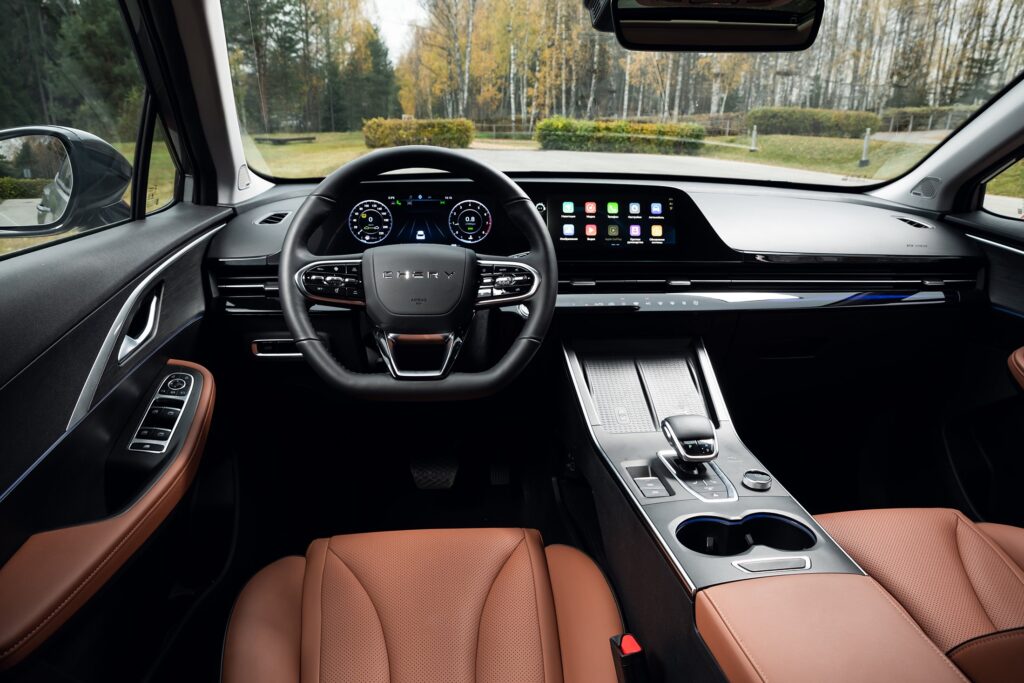 Omoda C5 или Exeed LX в 2025 году: что выбрать — комплектации, цены, ликвидность (подробное сравнение)