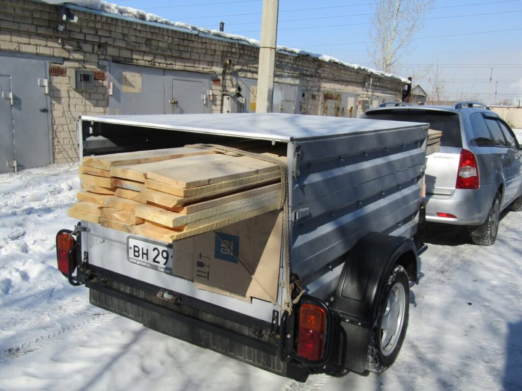 Перевозка длинномеров (лыжи/лодки/трубы): выступ, знаки, габариты — практическое руководство 2025